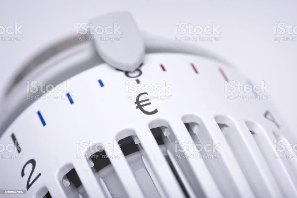 Thermostat einer Heizung mit Euro Symbol